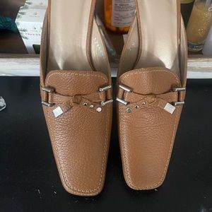 Almost new worn once Stuart weitzman professional leather mule with kitten heel